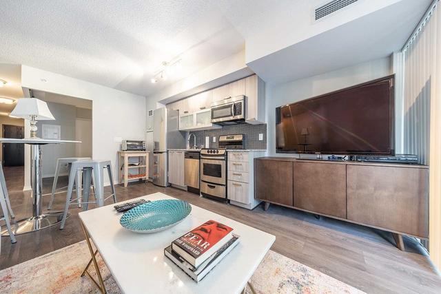 512 - 36 Lisgar St, Condo with 2 bedrooms, 1 bathrooms and 1 parking in Toronto ON | Image 8