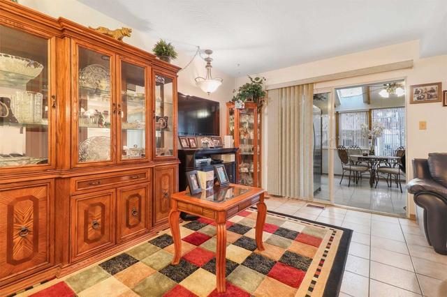 5 Tampa Terr, House semidetached with 4 bedrooms, 2 bathrooms and 6 parking in Toronto ON | Image 24