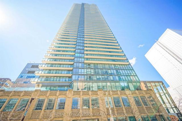 1001 - 832 Bay St, Condo with 1 bedrooms, 1 bathrooms and 0 parking in Toronto ON | Image 12
