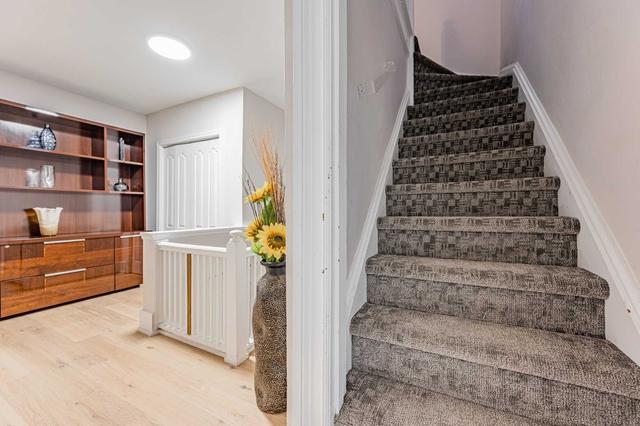 upper - 374 Crawford St, House semidetached with 2 bedrooms, 1 bathrooms and 1 parking in Toronto ON | Image 10