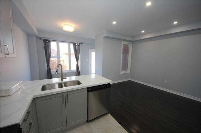 856 Castlemore Ave, House attached with 3 bedrooms, 3 bathrooms and 1 parking in Markham ON | Image 5