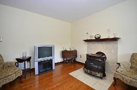 86 Glenside Ave, House detached with 1 bedrooms, 2 bathrooms and 2 parking in Toronto ON | Image 4