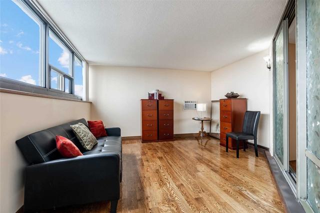 uph 7 - 25 Fairview Rd W, Condo with 3 bedrooms, 3 bathrooms and 2 parking in Mississauga ON | Image 8
