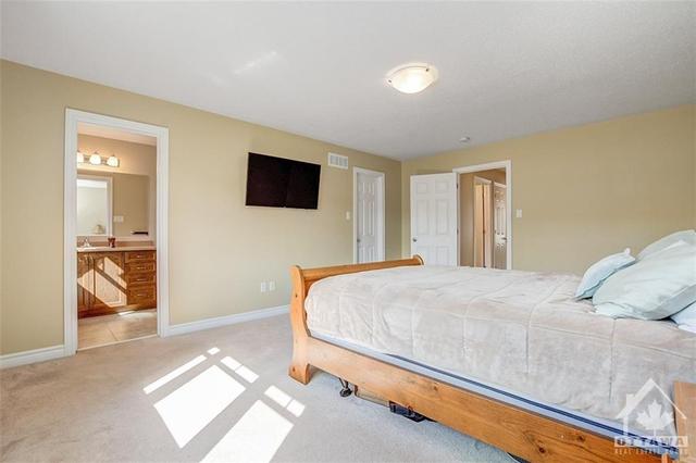195 Mancini Way, Townhouse with 3 bedrooms, 3 bathrooms and 3 parking in Ottawa ON | Image 19