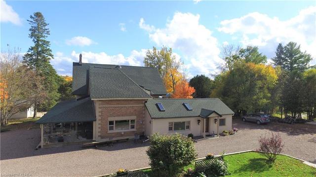 6 Nipissing Street, House detached with 7 bedrooms, 7 bathrooms and null parking in Kawartha Lakes ON | Image 4