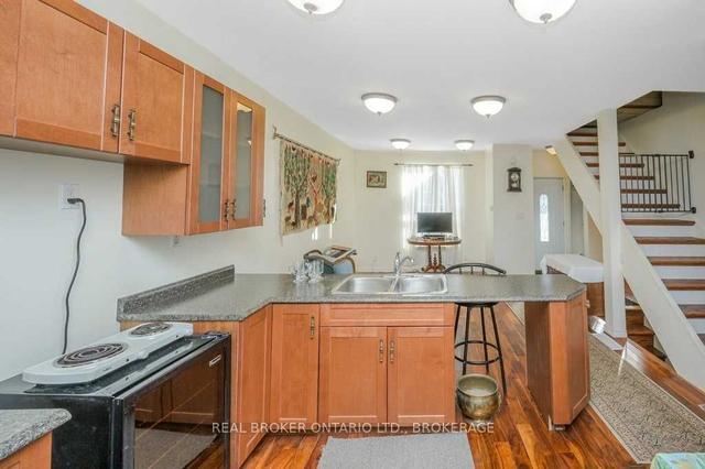 68 Ray St S, House detached with 2 bedrooms, 1 bathrooms and 1 parking in Hamilton ON | Image 10