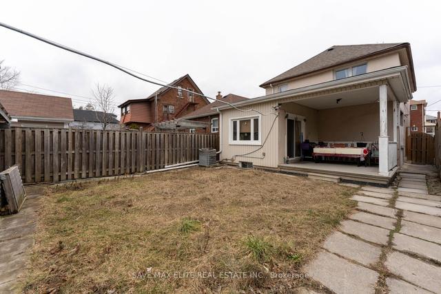 73 Buttonwood Ave, House detached with 3 bedrooms, 3 bathrooms and 2 parking in Toronto ON | Image 8
