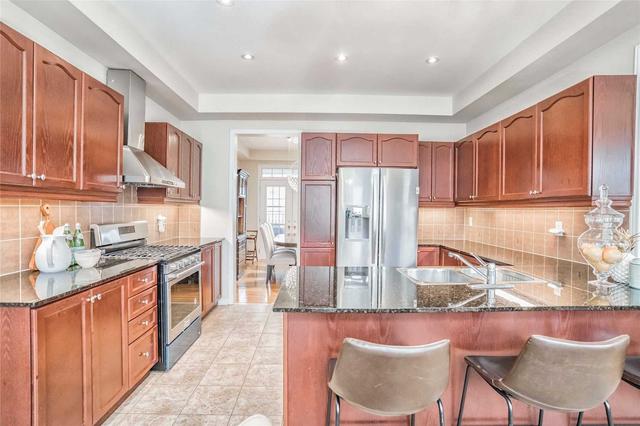 8 Solway Cres, House detached with 5 bedrooms, 5 bathrooms and 6 parking in Ajax ON | Image 3