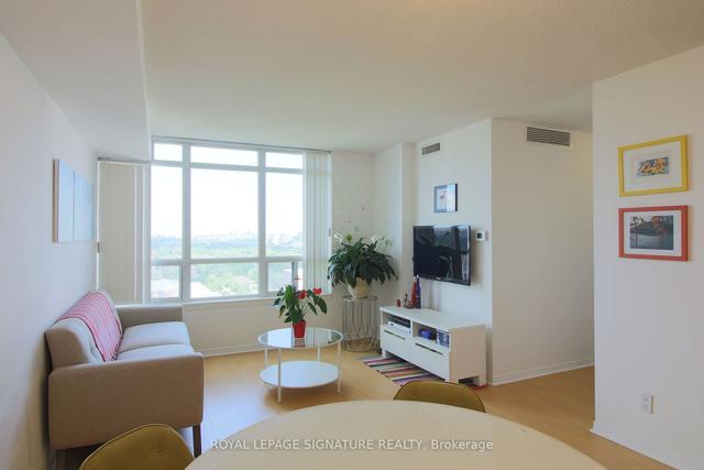 2210 - 8 Hillcrest Ave, Condo with 2 bedrooms, 2 bathrooms and 1 parking in Toronto ON | Image 12