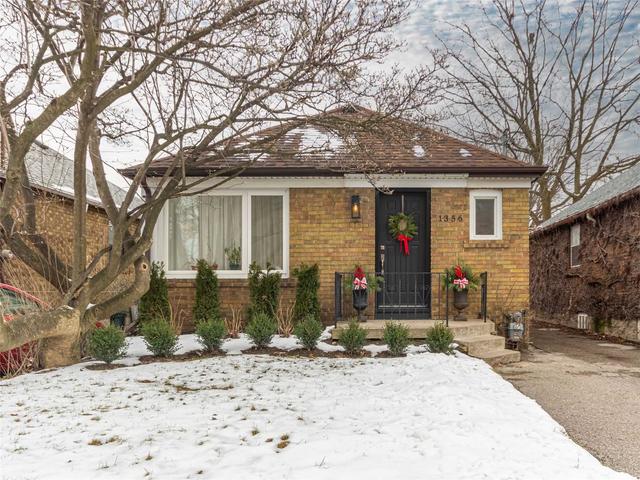 1356 Woodbine Ave, House detached with 2 bedrooms, 2 bathrooms and 5 parking in Toronto ON | Image 26