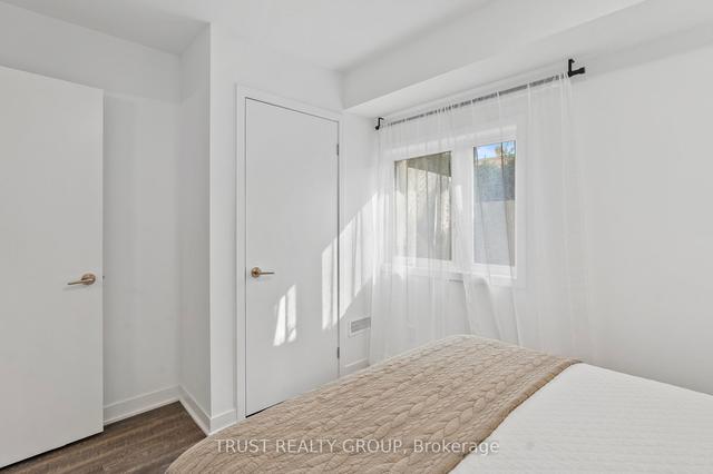 th16 - 10 Ed Clark Gdns, Townhouse with 3 bedrooms, 2 bathrooms and 0 parking in Toronto ON | Image 3