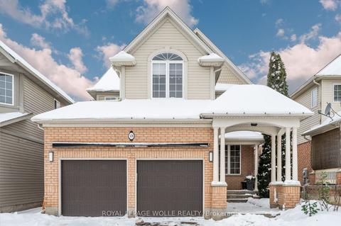 578 Eastbridge Blvd, House detached with 3 bedrooms, 4 bathrooms and 4 parking in Waterloo ON | Card Image