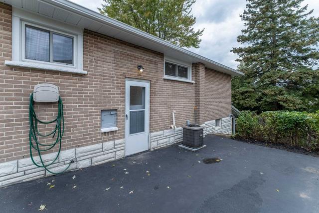 384 Elizabeth St, House detached with 3 bedrooms, 1 bathrooms and 4 parking in Oshawa ON | Image 14