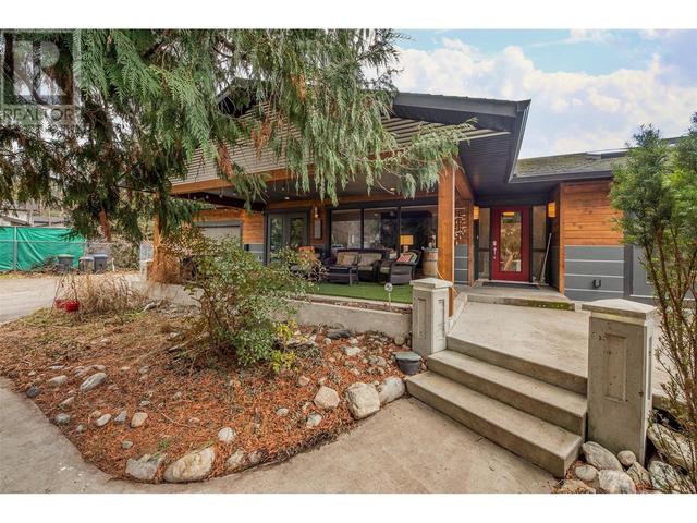 4644 Fordham Road, House detached with 5 bedrooms, 2 bathrooms and 11 parking in Kelowna BC | Image 3