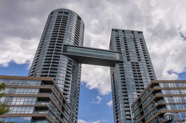942c - 15 Iceboat Terr, Condo with 0 bedrooms, 1 bathrooms and 0 parking in Toronto ON | Image 1