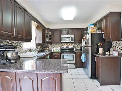 6 Kintyre St, House detached with 4 bedrooms, 4 bathrooms and 4 parking in Brampton ON | Image 2