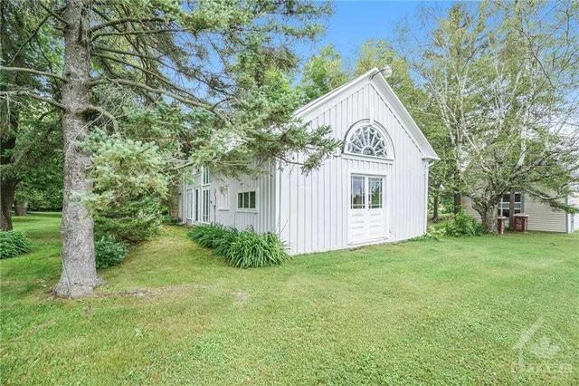 3837 Big Rideau Lake Rd, House detached with 3 bedrooms, 2 bathrooms and 6 parking in Rideau Lakes ON | Image 19