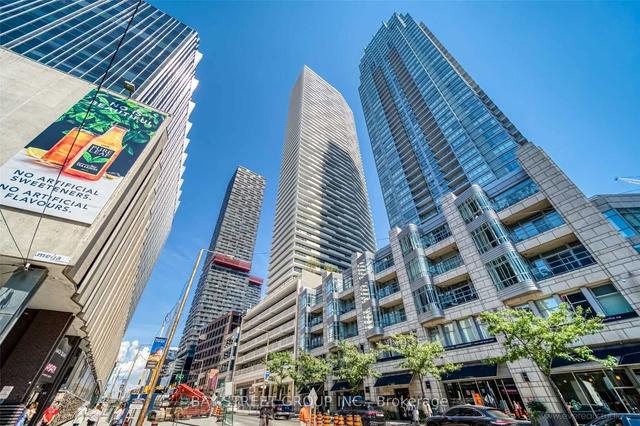 2906 - 2221 Yonge St, Condo with 1 bedrooms, 1 bathrooms and 0 parking in Toronto ON | Image 5