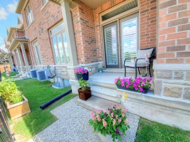 2398 Natasha Circ, House attached with 3 bedrooms, 3 bathrooms and 4 parking in Oakville ON | Image 19