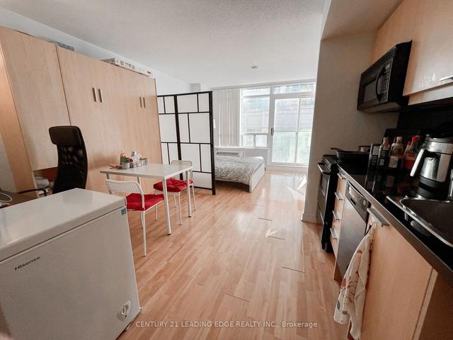 uph03 - 19 Avondale Ave, Condo with 0 bedrooms, 1 bathrooms and 0 parking in Toronto ON | Image 3