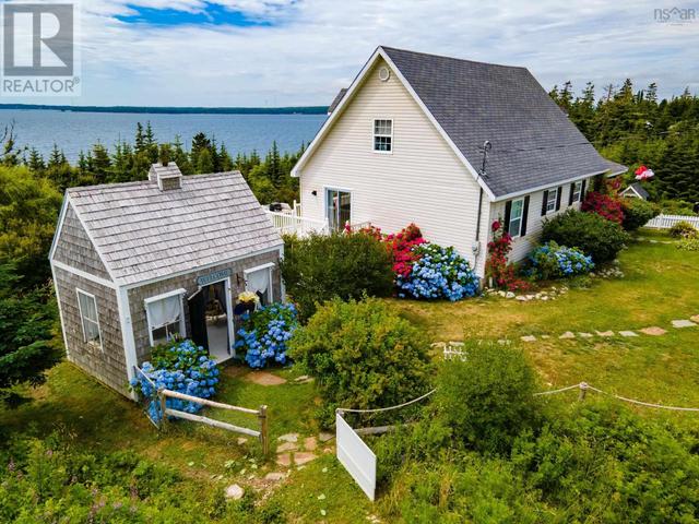 570 Highway 330, House detached with 3 bedrooms, 1 bathrooms and null parking in Barrington NS | Image 2