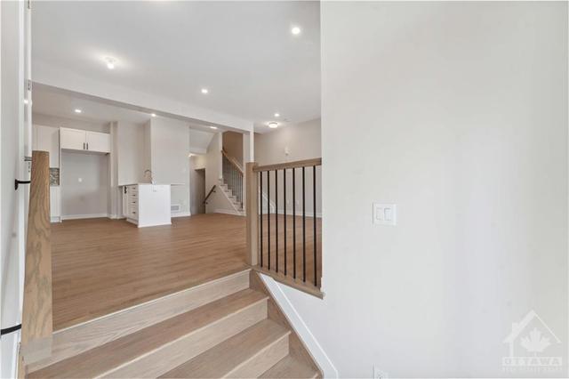 316 Catsfoot Walk, Townhouse with 4 bedrooms, 4 bathrooms and 2 parking in Ottawa ON | Image 2