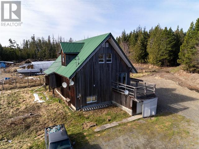 1803 Twin Peaks Rd, House detached with 2 bedrooms, 2 bathrooms and null parking in Mount Waddington C BC | Image 1