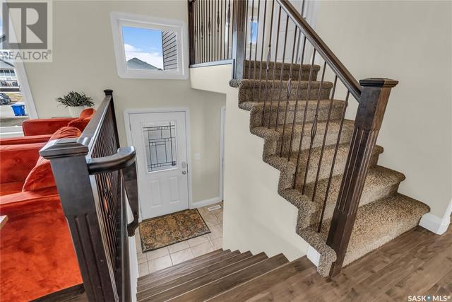 530 Hastings Crescent, House detached with 4 bedrooms, 3 bathrooms and null parking in Saskatoon SK | Image 2
