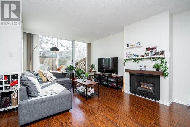 3913 Pender Street, House attached with 2 bedrooms, 2 bathrooms and 1 parking in Burnaby BC | Image 5