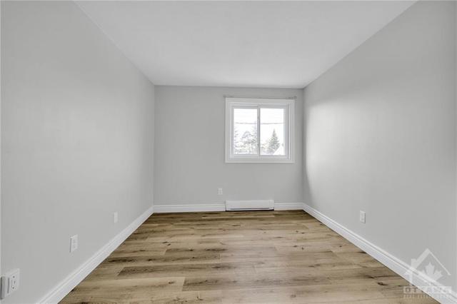 8 - 2640 Draper Avenue, Townhouse with 3 bedrooms, 2 bathrooms and 1 parking in Ottawa ON | Image 21