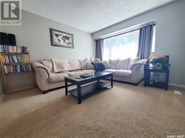 427 7th Avenue Nw, House detached with 3 bedrooms, 1 bathrooms and null parking in Swift Current SK | Image 3