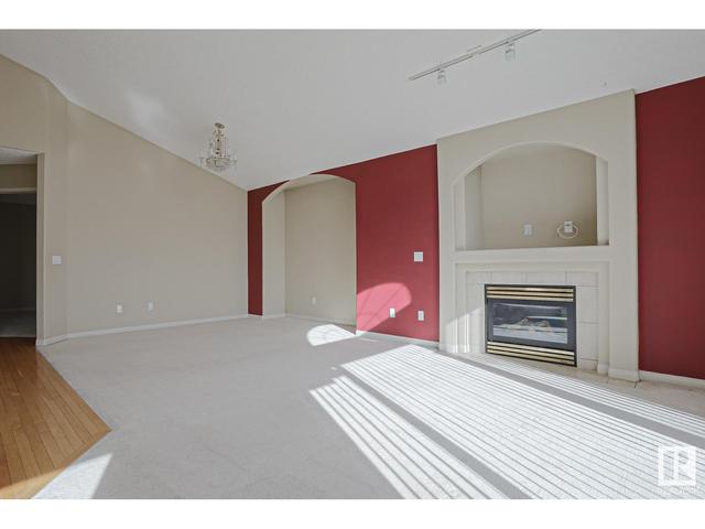 2 - 10848 8 Av Sw, House semidetached with 3 bedrooms, 2 bathrooms and 4 parking in Edmonton AB | Image 10