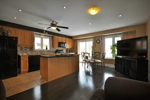 86 Meadowhawk Tr, House semidetached with 3 bedrooms, 4 bathrooms and 2 parking in Orillia ON | Image 2