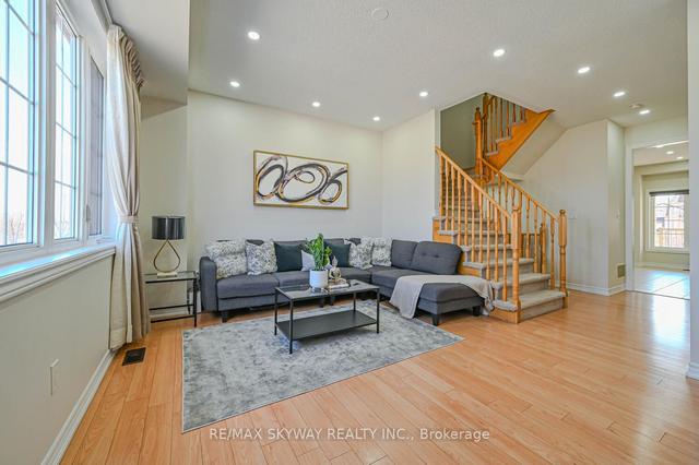 3 Telegraph St, House attached with 3 bedrooms, 4 bathrooms and 2 parking in Brampton ON | Image 6