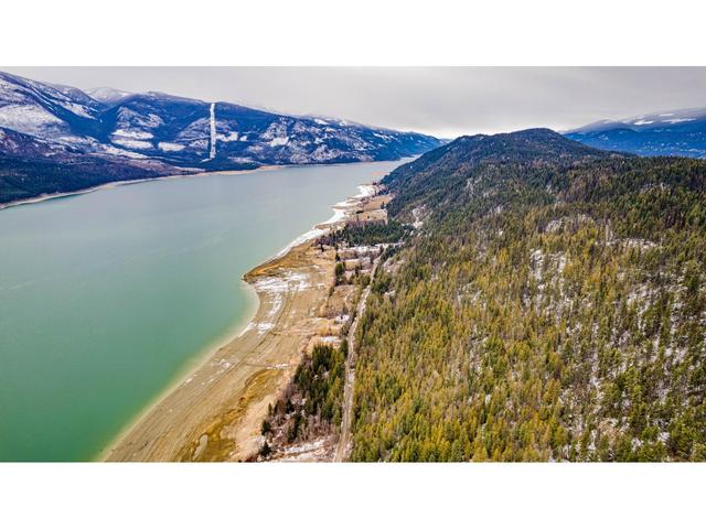 682 Lower Inonoaklin Rd, House detached with 3 bedrooms, 3 bathrooms and 10 parking in Central Kootenay K BC | Image 40