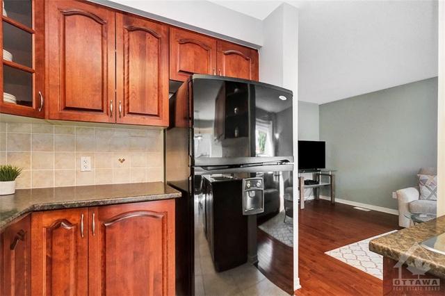 100 Prem Circle, Townhouse with 3 bedrooms, 3 bathrooms and 2 parking in Ottawa ON | Image 11