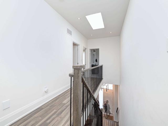 pt 2 - 663 Oxford St, House detached with 3 bedrooms, 4 bathrooms and 3 parking in Toronto ON | Image 26