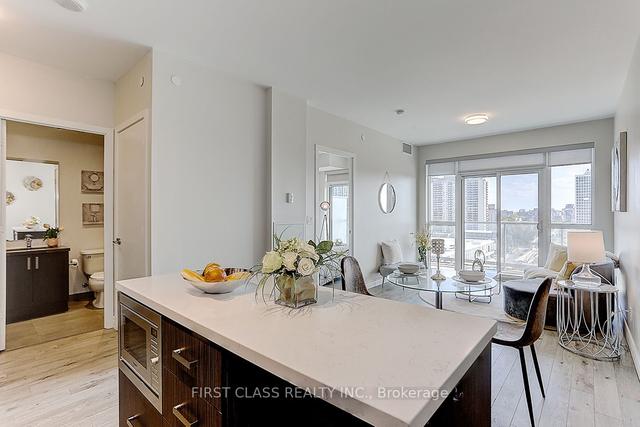 904 - 501 St Clair Ave W, Condo with 1 bedrooms, 1 bathrooms and 0 parking in Toronto ON | Image 2