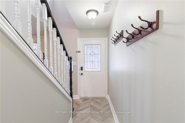 9 Hobart Cres, House detached with 4 bedrooms, 2 bathrooms and 3 parking in Brantford ON | Image 14