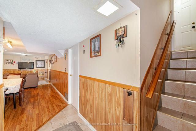 7 Russet Crt, House detached with 4 bedrooms, 2 bathrooms and 3 parking in Hamilton ON | Image 19