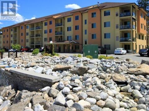 408c - 921 Spillway Road, Condo with 2 bedrooms, 2 bathrooms and 1 parking in Oliver BC | Card Image