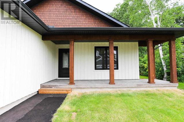 100 Crimson Ridge Dr, House detached with 3 bedrooms, 3 bathrooms and null parking in Sault Ste. Marie ON | Image 5