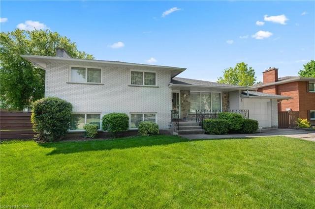 2 Minto Court, House detached with 3 bedrooms, 2 bathrooms and null parking in St. Catharines ON | Image 23