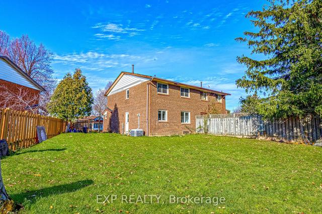 23 Horning Dr, House semidetached with 3 bedrooms, 3 bathrooms and 3 parking in Hamilton ON | Image 11