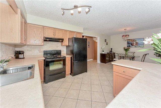 11 Shackleton Dr, House detached with 3 bedrooms, 4 bathrooms and 2 parking in Guelph ON | Image 5