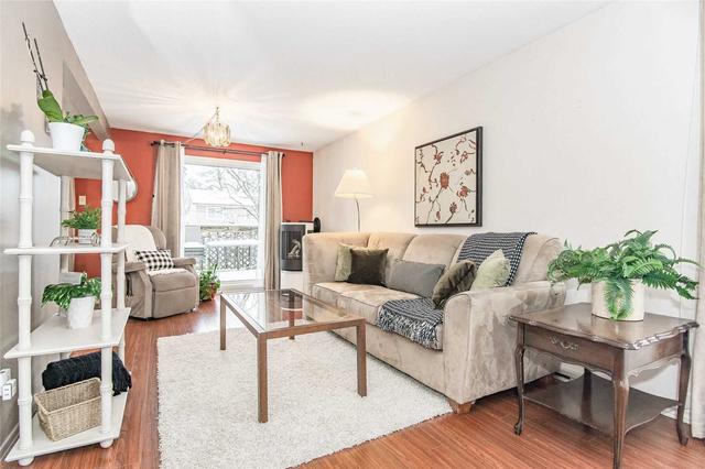 506 Whitelaw Dr, House detached with 1 bedrooms, 1 bathrooms and 1 parking in Guelph ON | Image 2