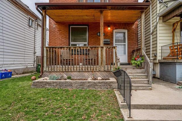 205 Glendale Ave N, House detached with 3 bedrooms, 1 bathrooms and 1 parking in Hamilton ON | Image 4