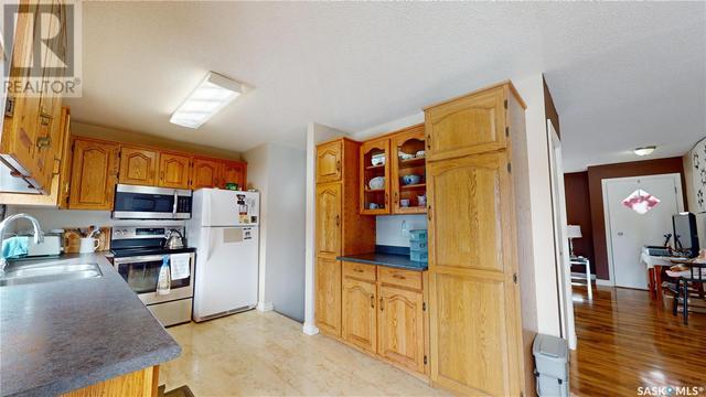 308 2nd Street S, House detached with 2 bedrooms, 2 bathrooms and null parking in Waldheim SK | Image 13