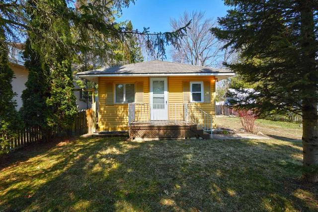 18 Lakeview Rd, House detached with 2 bedrooms, 1 bathrooms and 4 parking in Oro Medonte ON | Image 1