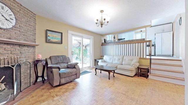 81 Weldrick Rd W, House detached with 3 bedrooms, 2 bathrooms and 5 parking in Richmond Hill ON | Image 23